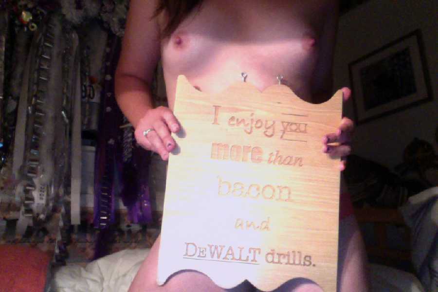Girlfriend's Naked Message