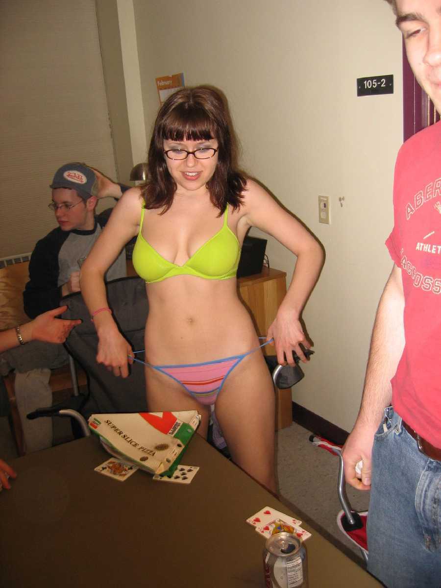 Strip Poker Game Picture pic