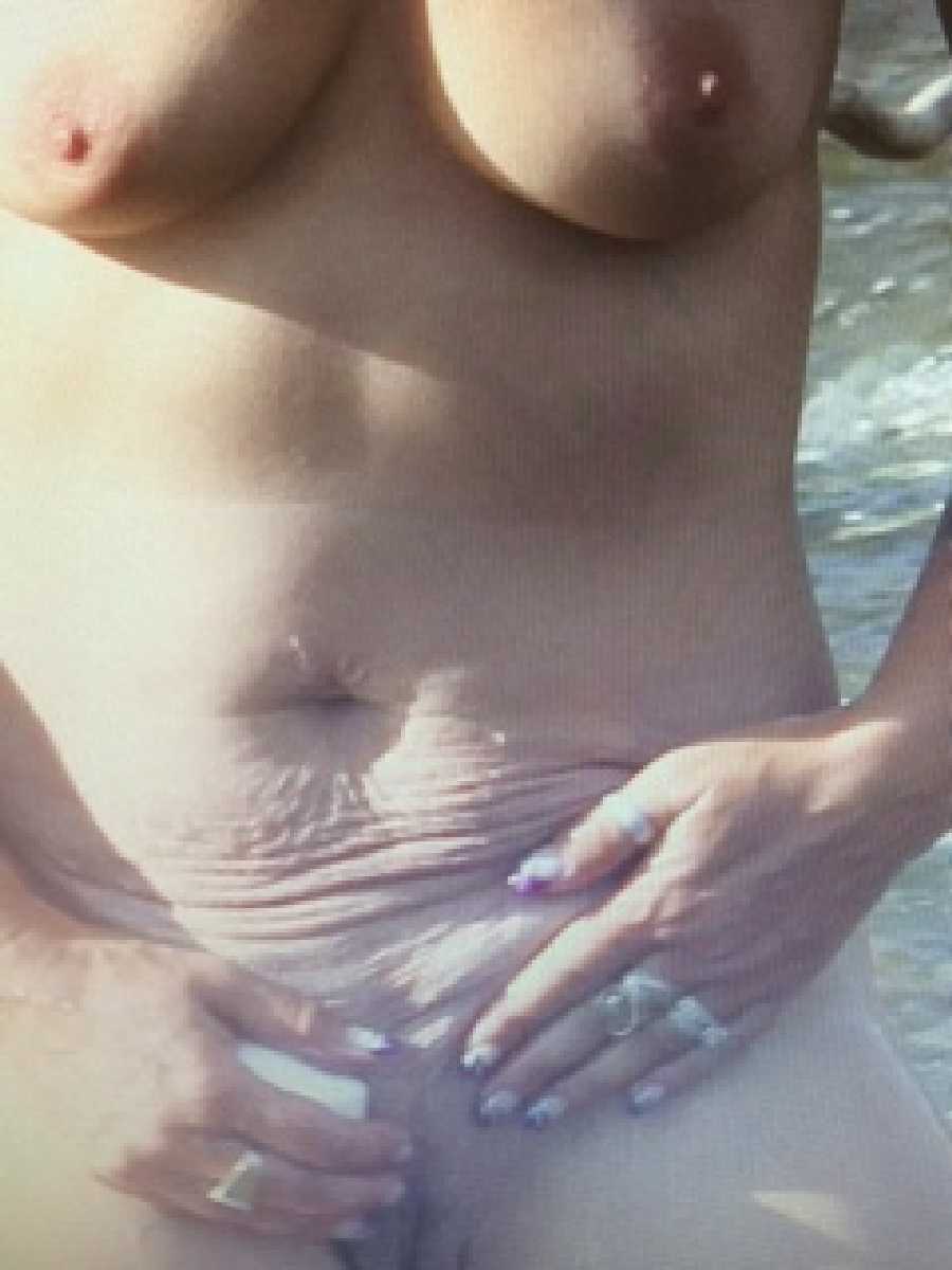 wife nude in pool free pic hd