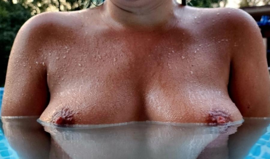 Naked in the Pool Pics - Wife in Yard!!