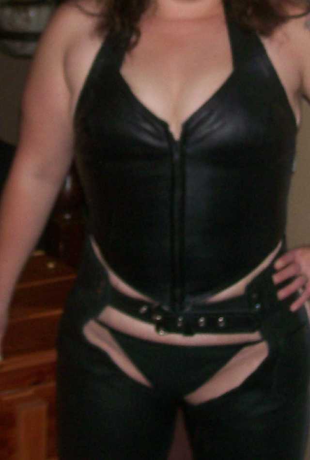 MILF in Latex Dare