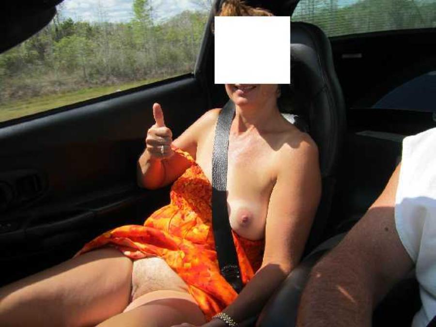 MILF Flashing in the Car