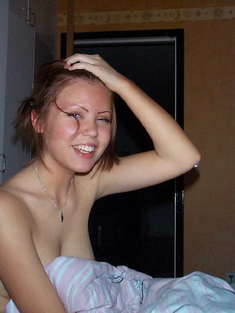 shy girlfriend nude photo