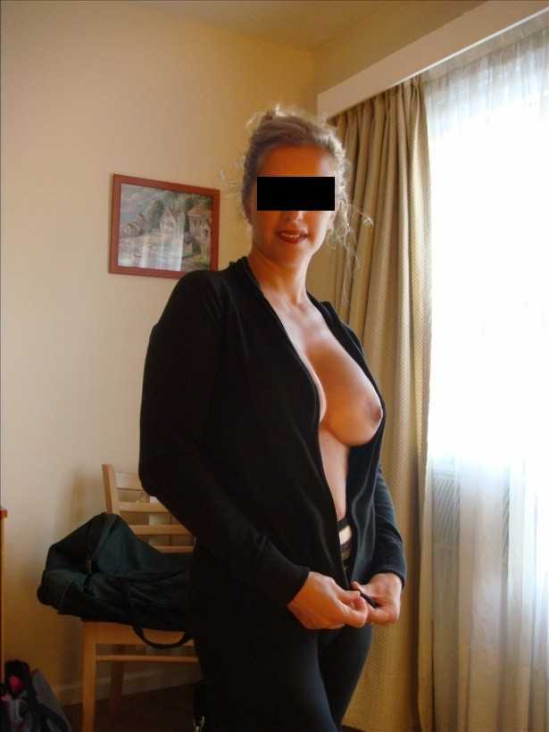 Exhibitionist MILF