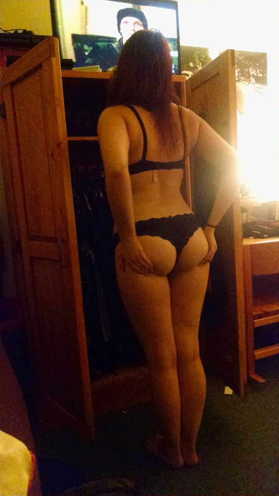 amateur girl selfie in panties