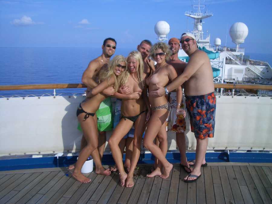 Nude woman on cruise ship-nude pics