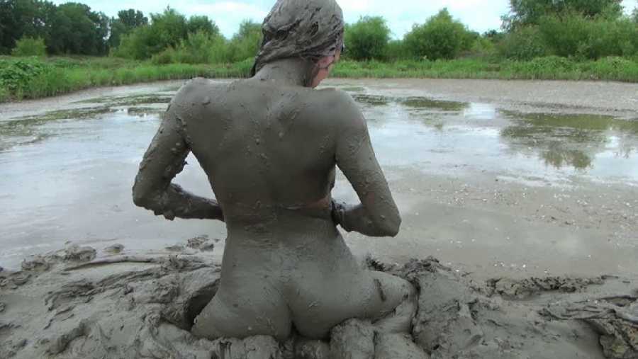 Naked Girls In Mud