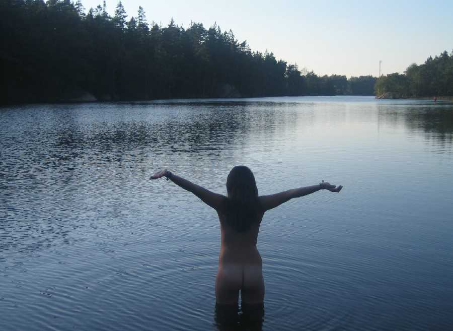 Naked Girl Swimmers