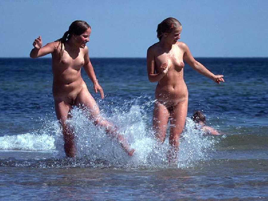 Topless Beach Girls