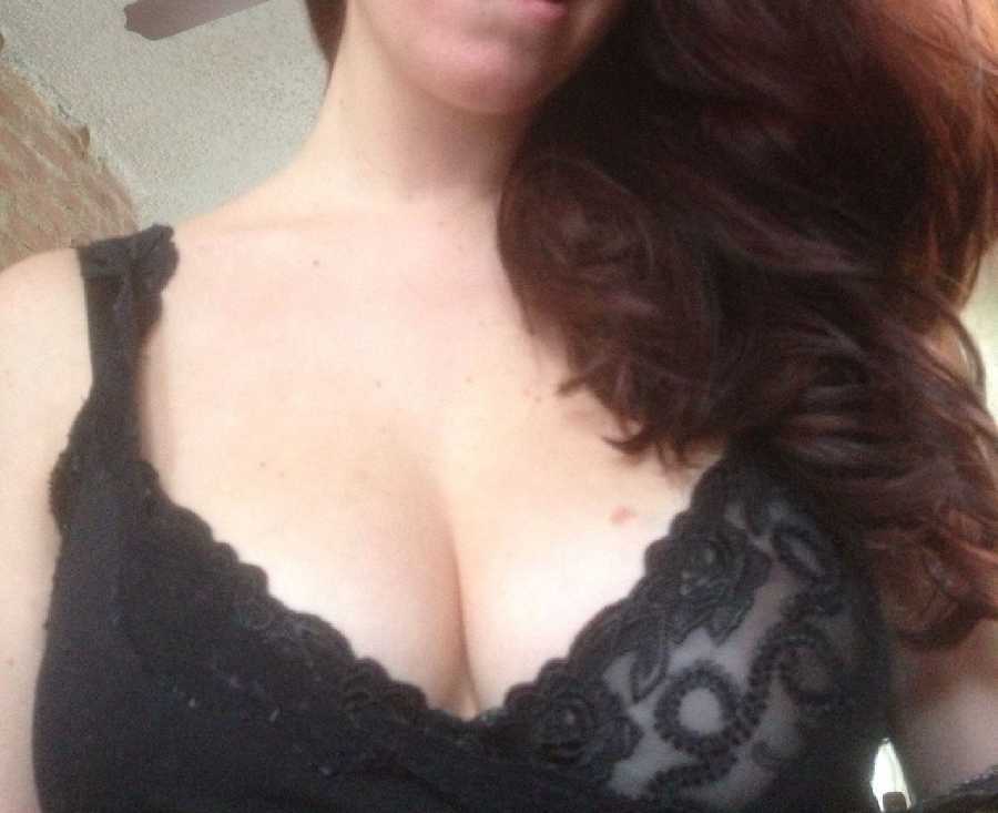 UK Girlfriend in Black Bra