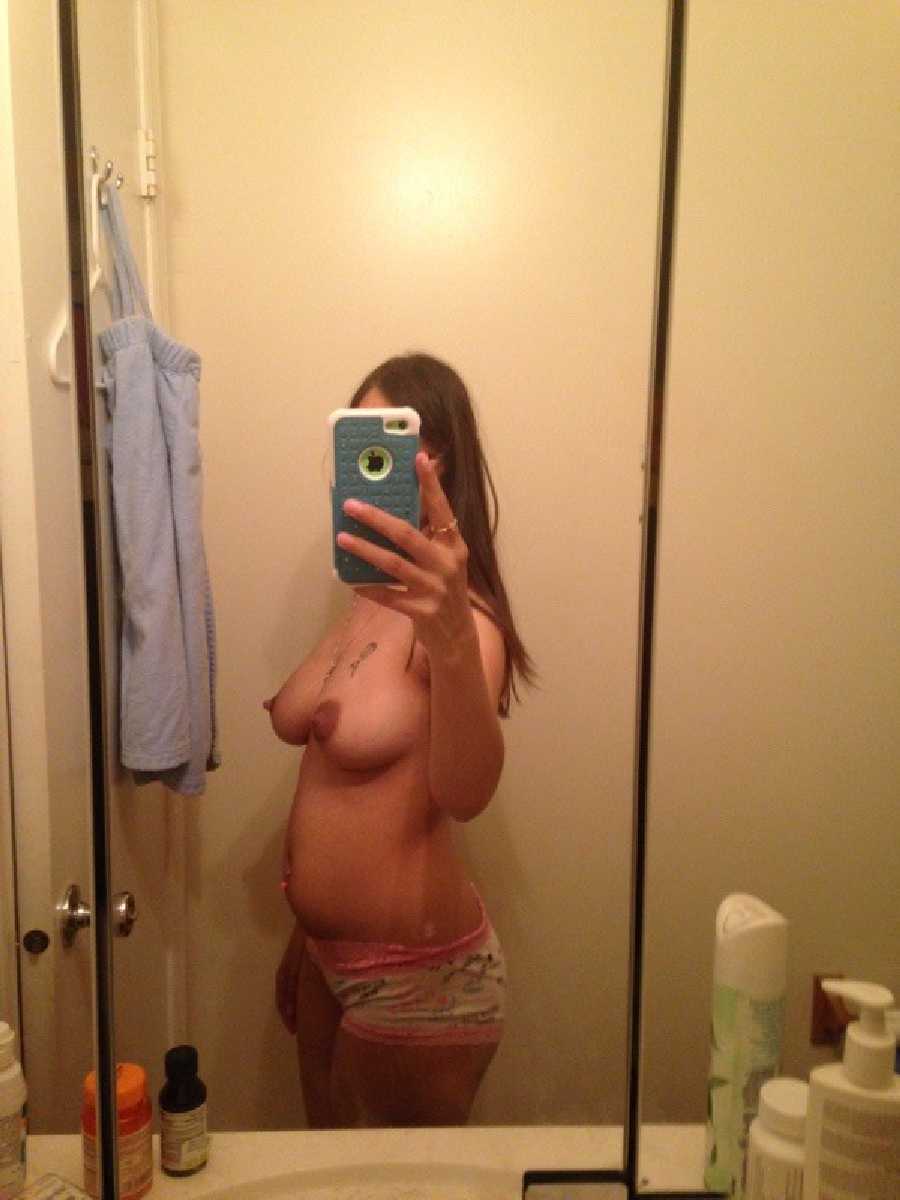 Nude  New Mom