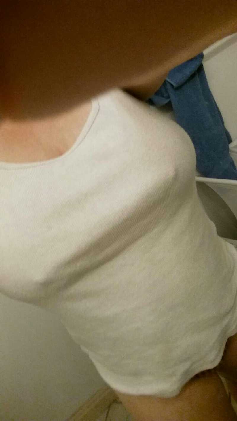 Wife Posts Pics