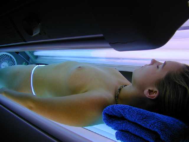 tanning bed pic nude