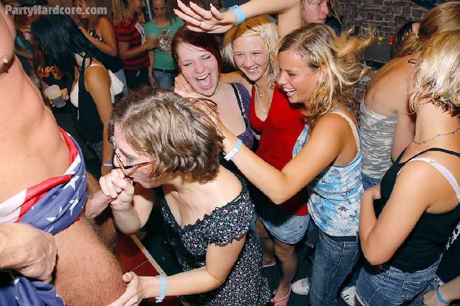 Party Hardcore - Girls Night Out