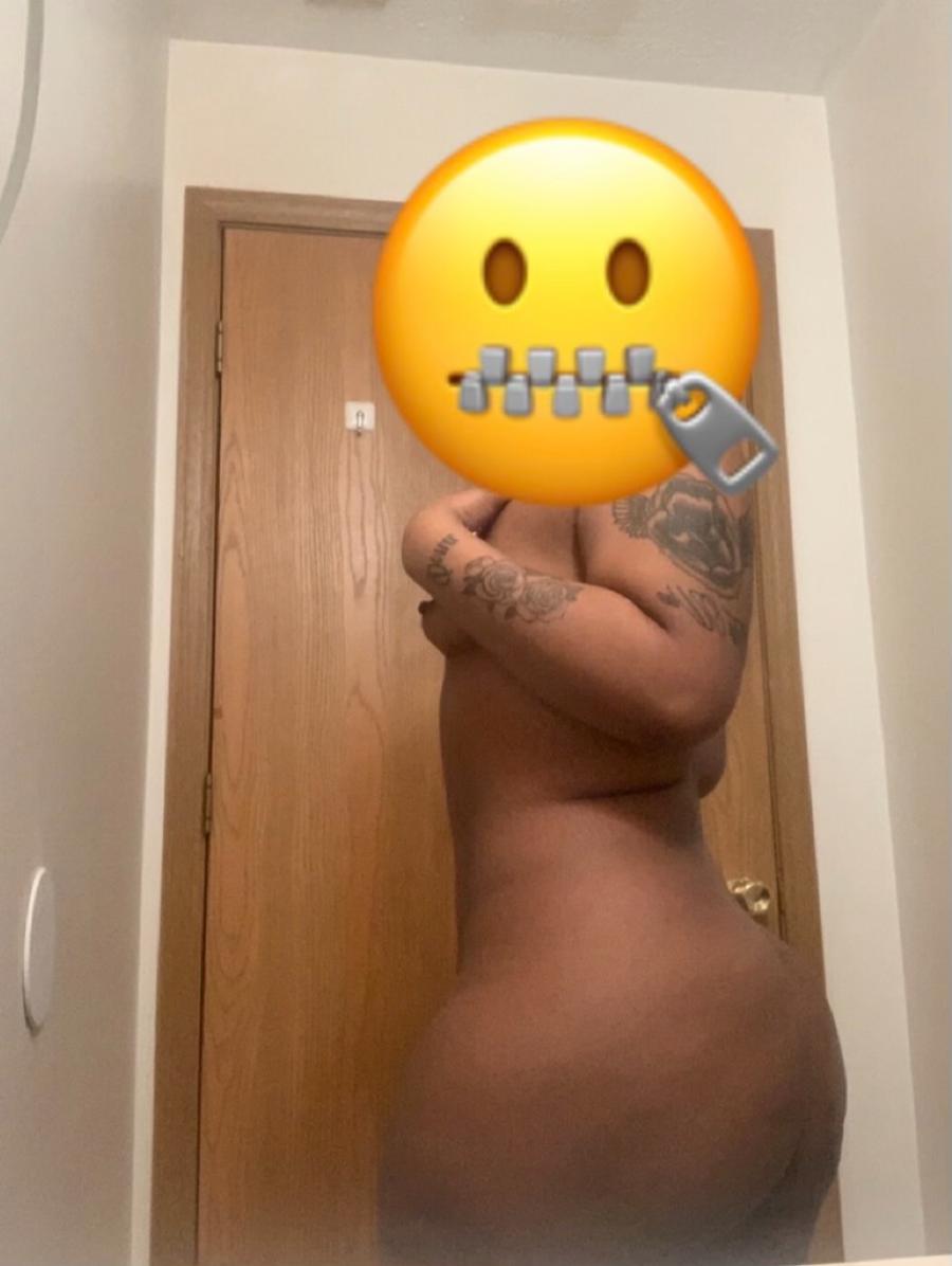 Ebony GF posts nude pics - Sexy Amateur Dare