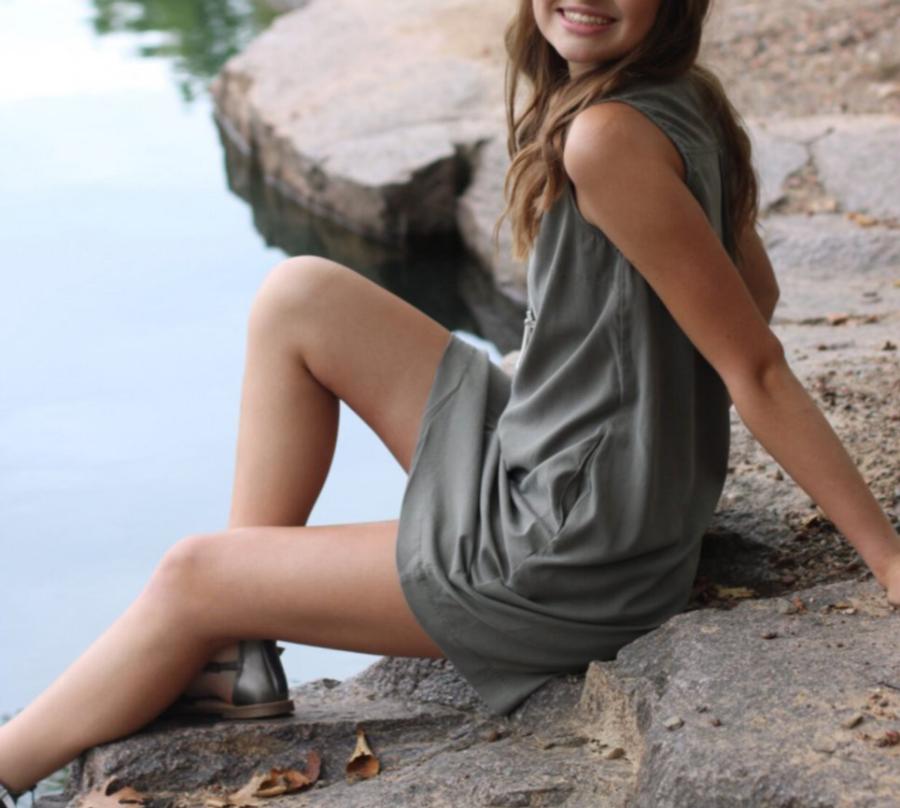 College Girl feeling Sexually Adventurous - Sexy Amateur Dare