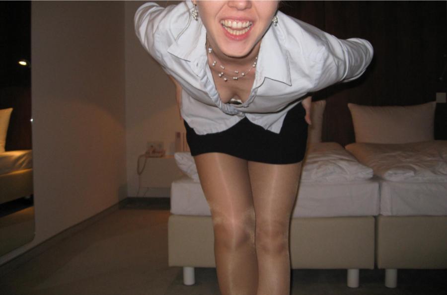 German Wife into posing Naked for Fun - Sexy Amateur Dare