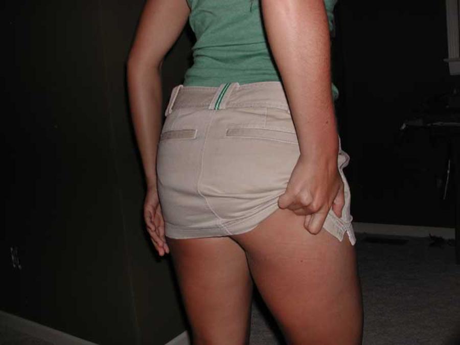 Girlfriend slowly stripping off her Skirt - Sexy Amateur Dare