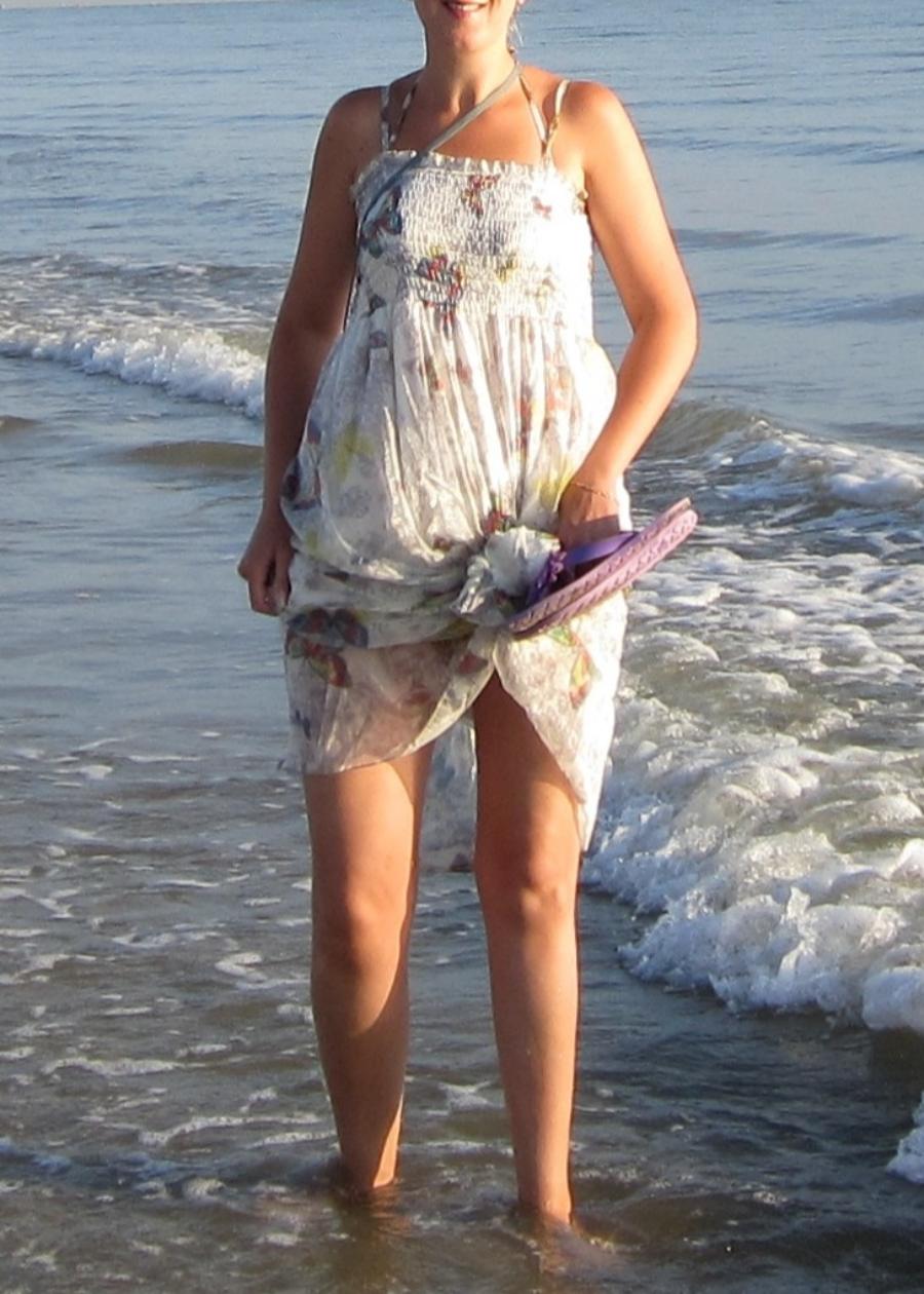 First Sexy Photos from a shy Wife - Sexy Amateur Dare