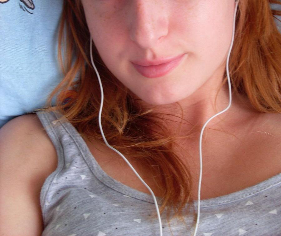 Redhead Dutch Girlfriend in the Bath - Sexy Amateur Dare