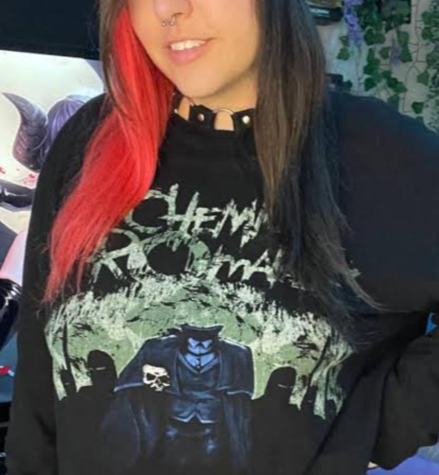 Emo Girlfriend loves Chat & sexy Meet-ups w/ new People - Sexy Amateur Dare