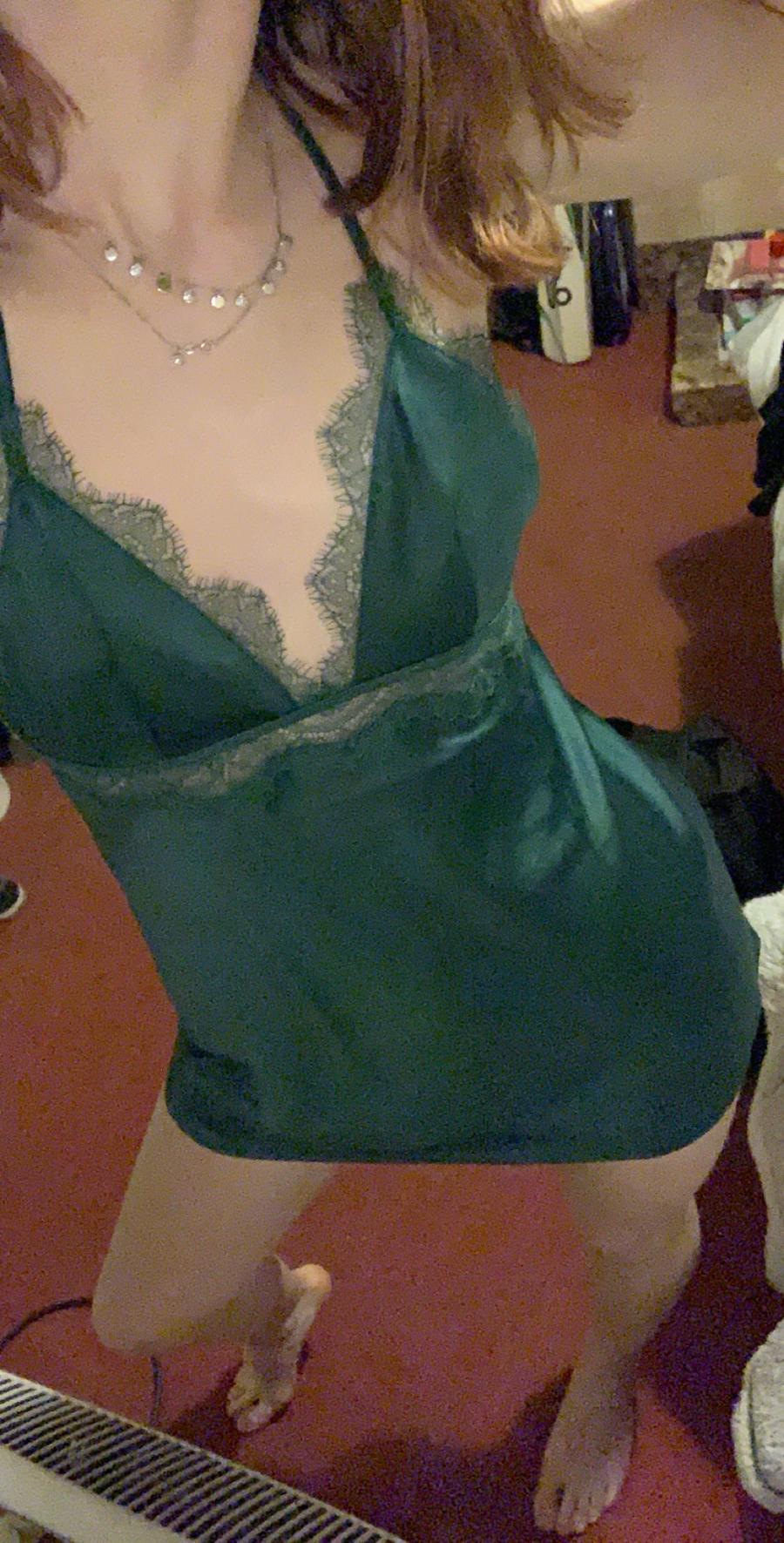 Girlfriend wants to be Naked & post her Pictures - Sexy Amateur Dare