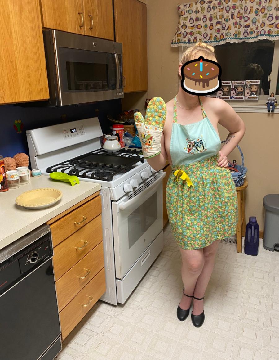 Wife Bakes Key Lime Pie in the Kitchen Naked - Sexy Amateur Dare