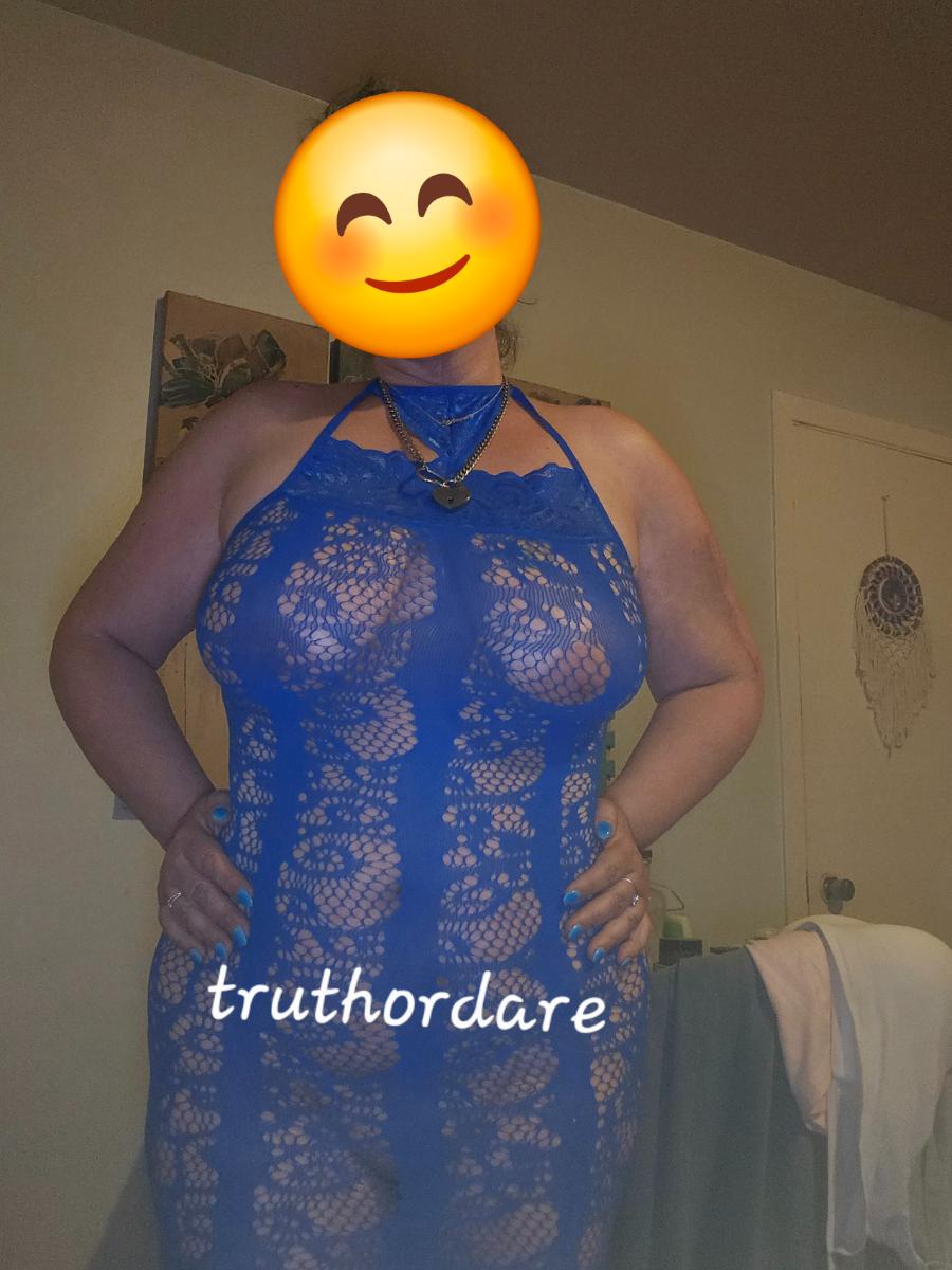 Woman Exploring her Submissive Side - Sexy Amateur Dare