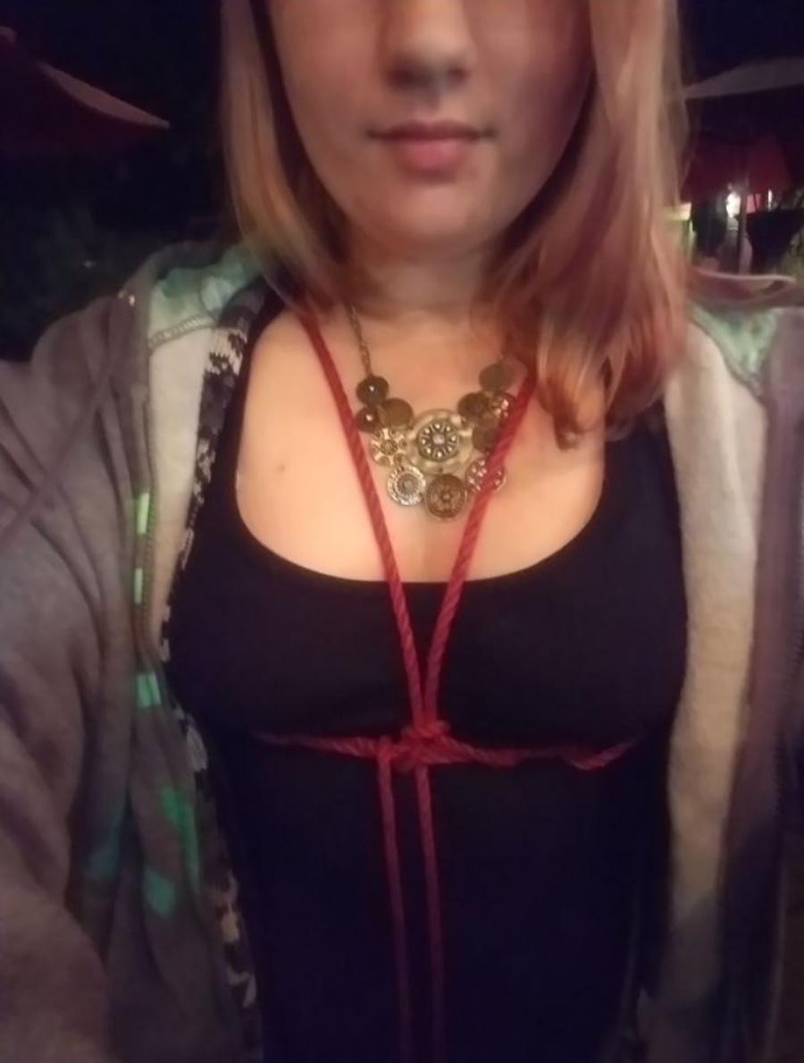 Girlfriend likes Rope around her Body - Sexy Amateur Dare