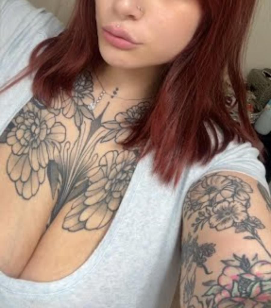 Young Single Mother from VA posting naughty Pics - Sexy Amateur Dare