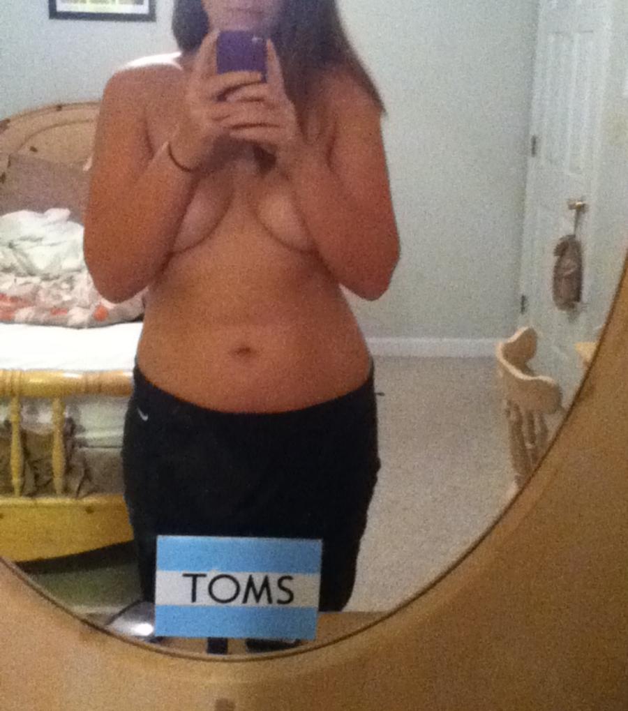 Hot Girlfriend takes Bare Hips Pics Dare - Sexy Amateur Dare
