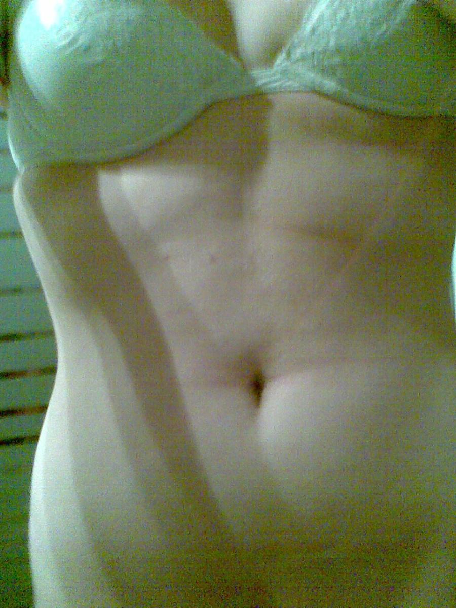 Girlfriend Texts Nude Selfies