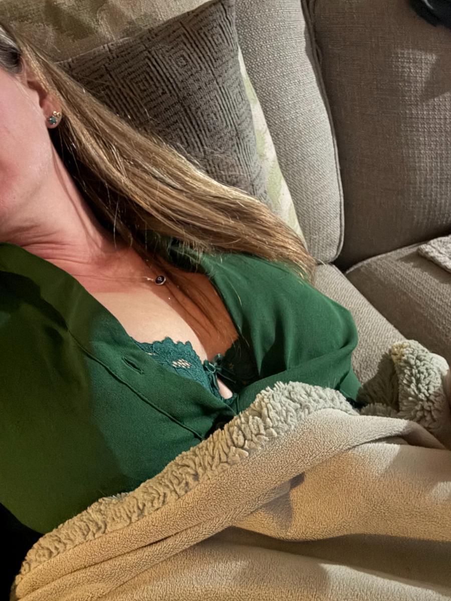 Breasts out on St-Patrick's Day - Sexy Amateur Dare