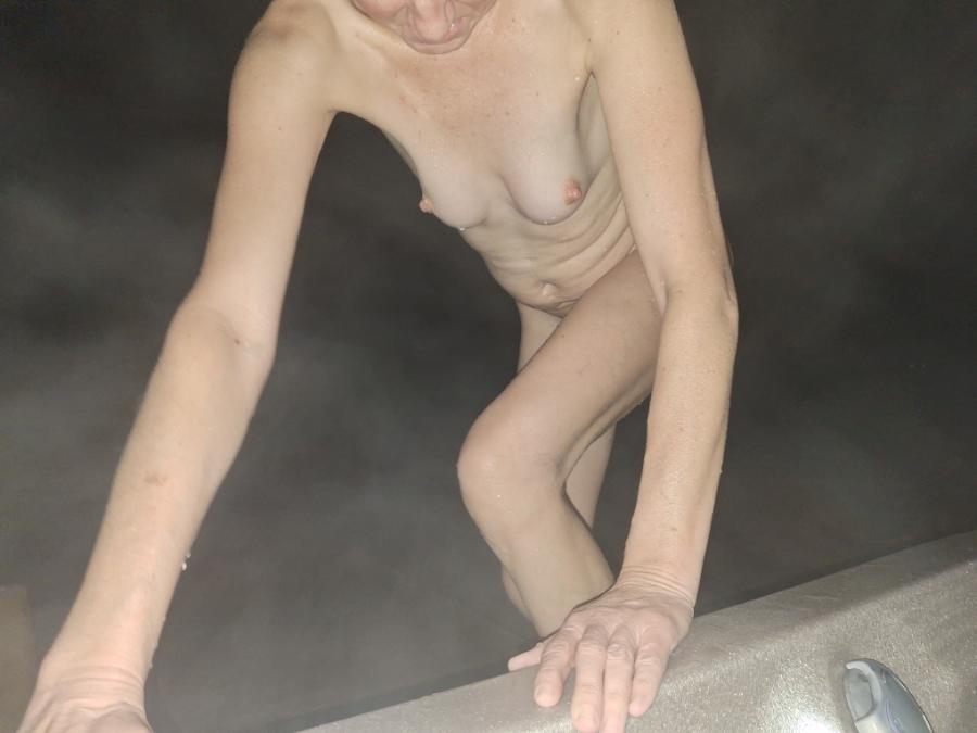 GILF Nude Fresh Hot Tub Pics