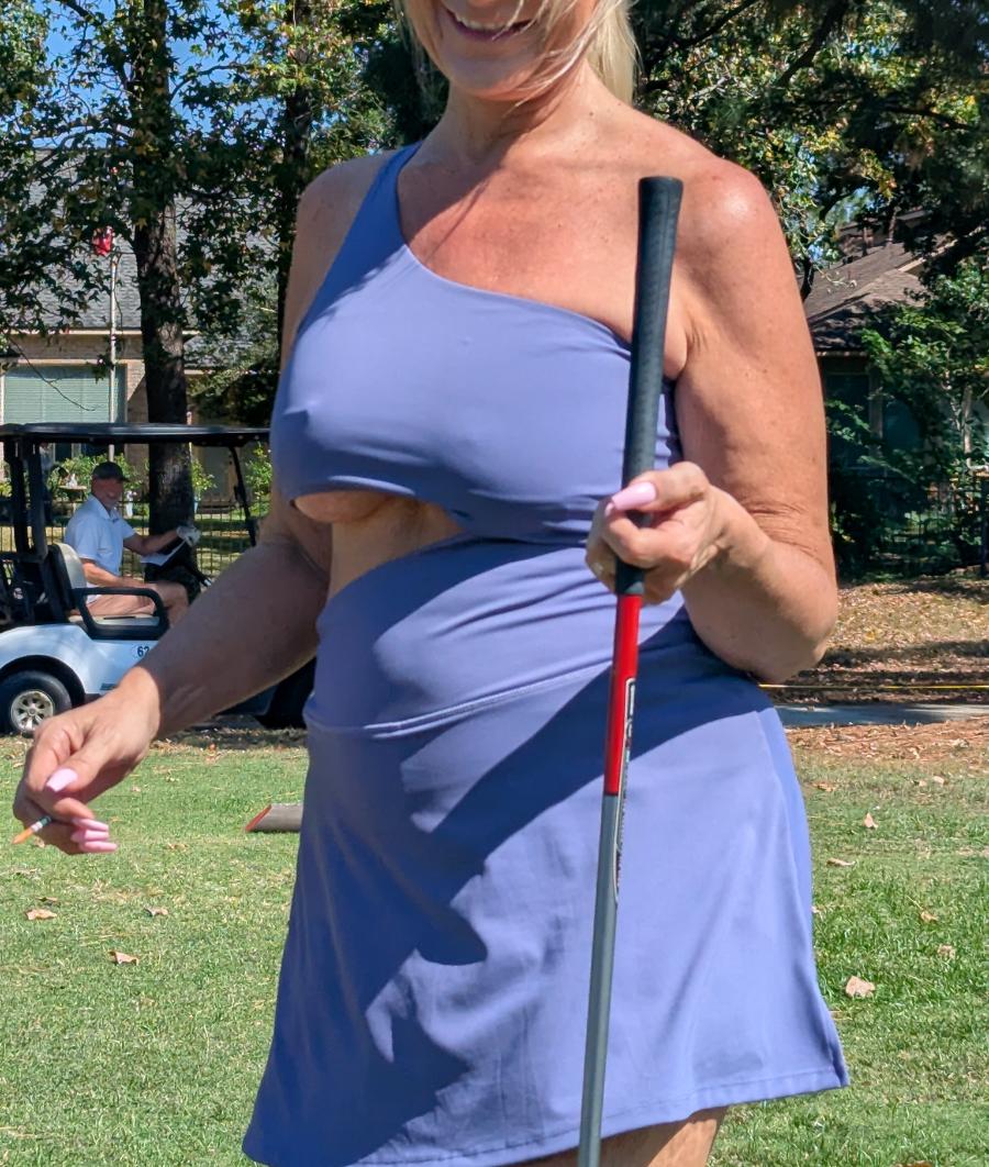 UK MILF Sexy Golfing & Beach Resort Flashing