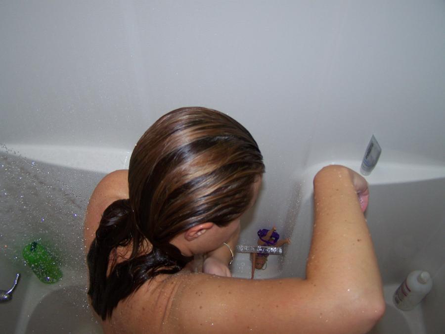 Wife Hanna in the Shower Nude at Home - Amateur