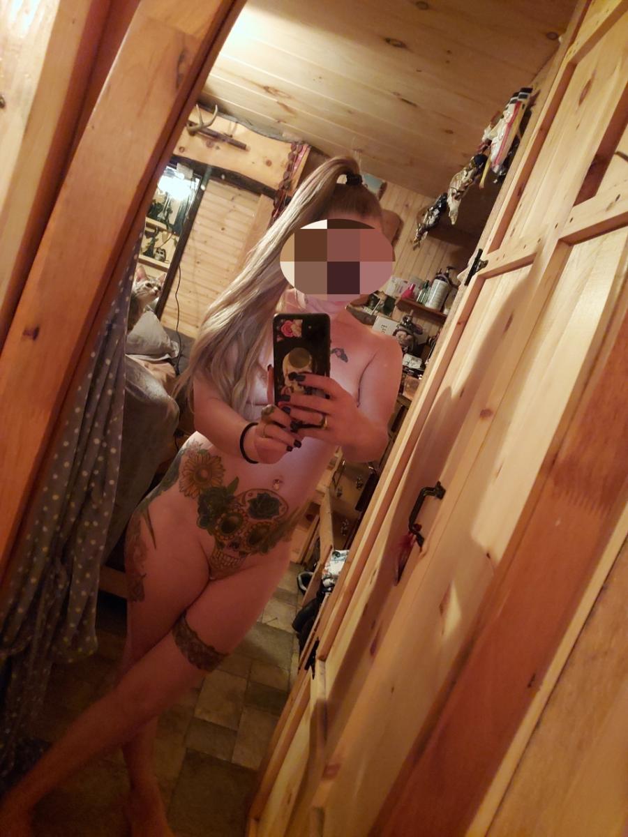 Pussy & Tattoos around my Body!