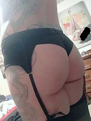 exhibitionist