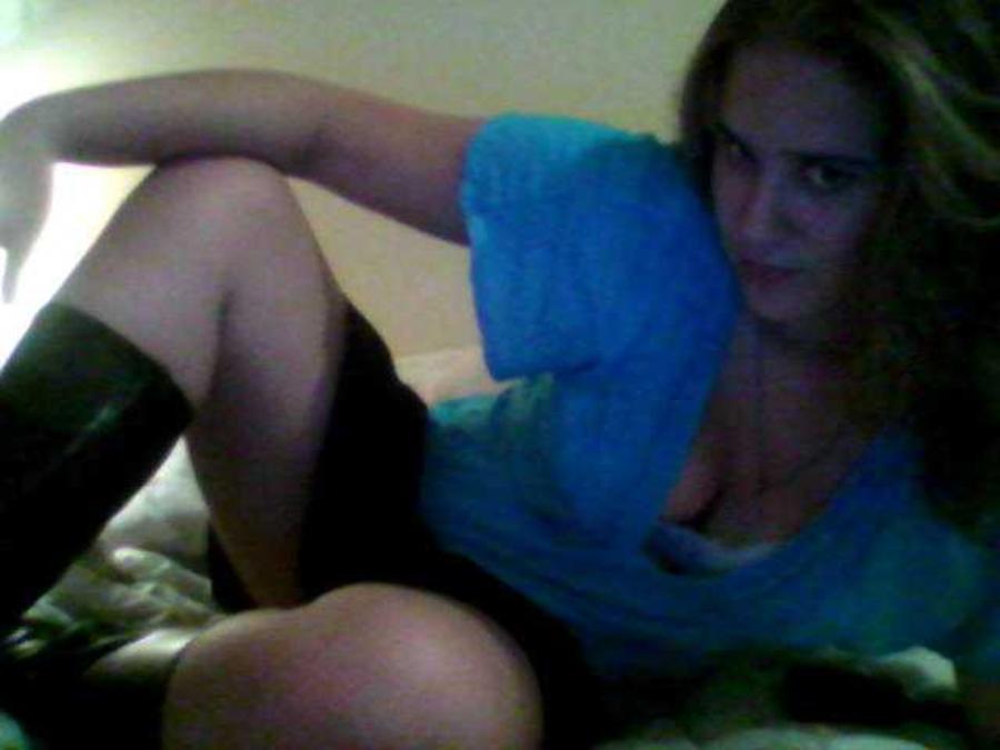 Naked Girlfriend Stripping on her Webcam