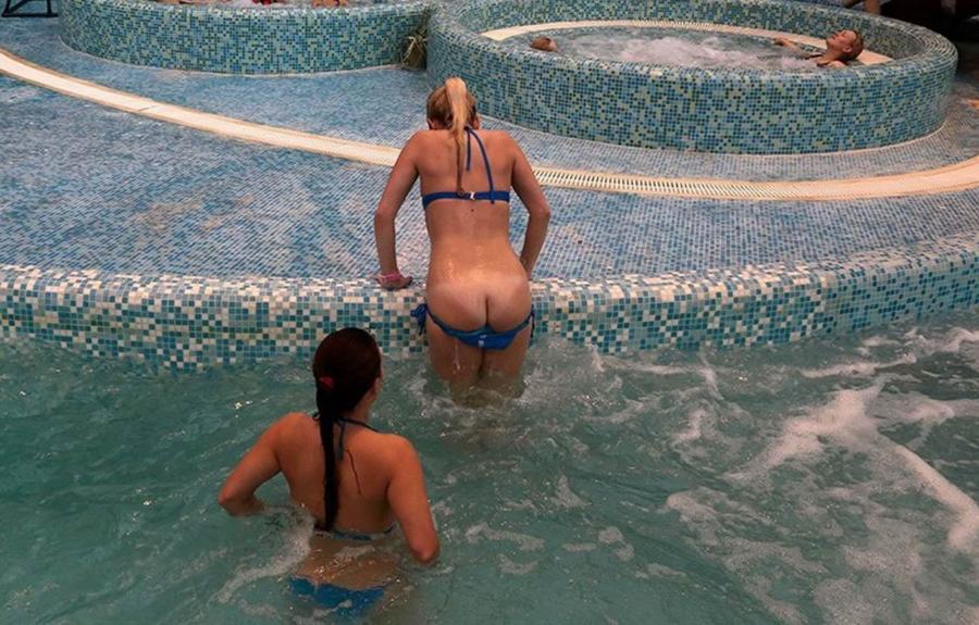 Amateur Flashing Photos - Sexy Amateur Women.