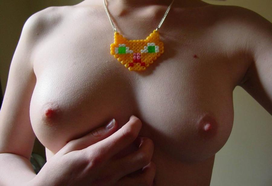Great looking natural Breasts - Sexy Amateur Women.