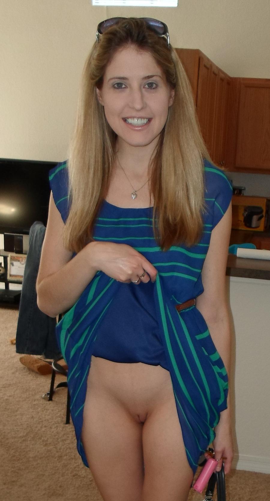 Pussy Flashing MILFs - Sexy Wife Flashing