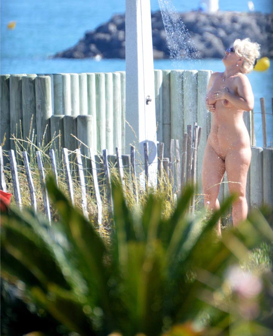 amateur dare women nude