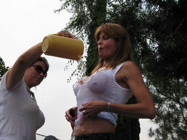 wet t-shirt