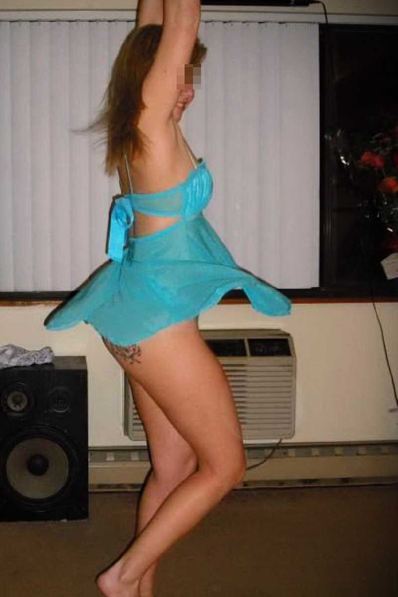 Wife's Pussy that she Rubs when looking at Nude photos