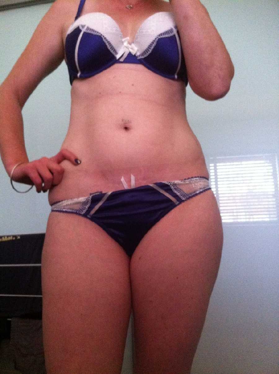 Naked Girlfriend lost a Bet